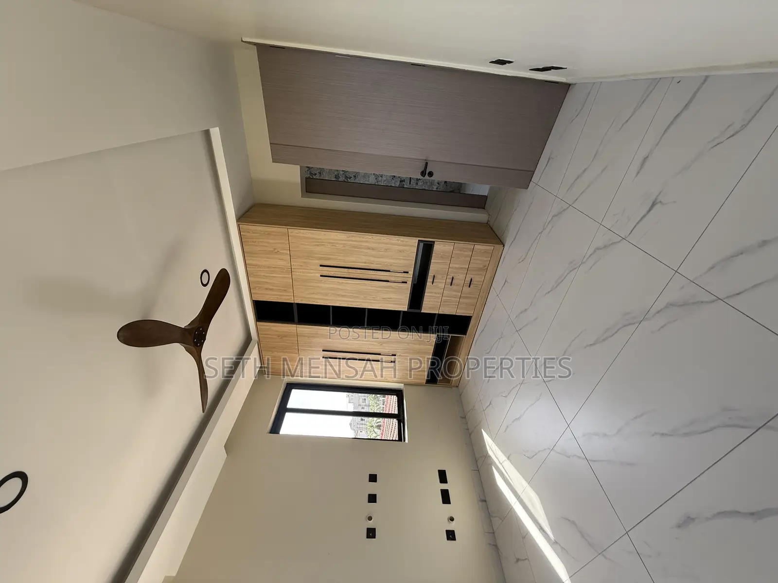 3bdrm House in 4 Bedroom House For for sale