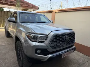 Toyota Tacoma SR5 Double Cab 6' Bed V6 AT 2023 Silver