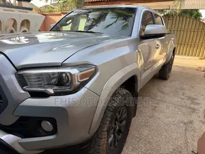 Toyota Tacoma SR5 Double Cab 6' Bed V6 AT 2023 Silver