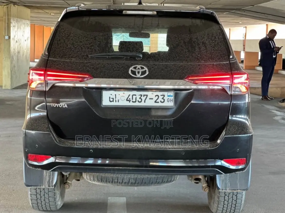 Toyota Fortuner 2.7 AWD 2023 Black