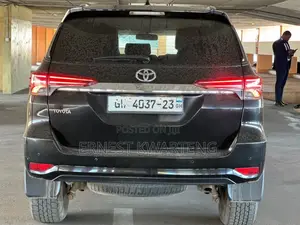 Toyota Fortuner 2.7 AWD 2023 Black