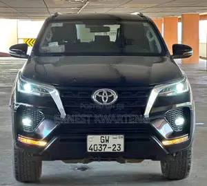 Toyota Fortuner 2.7 AWD 2023 Black
