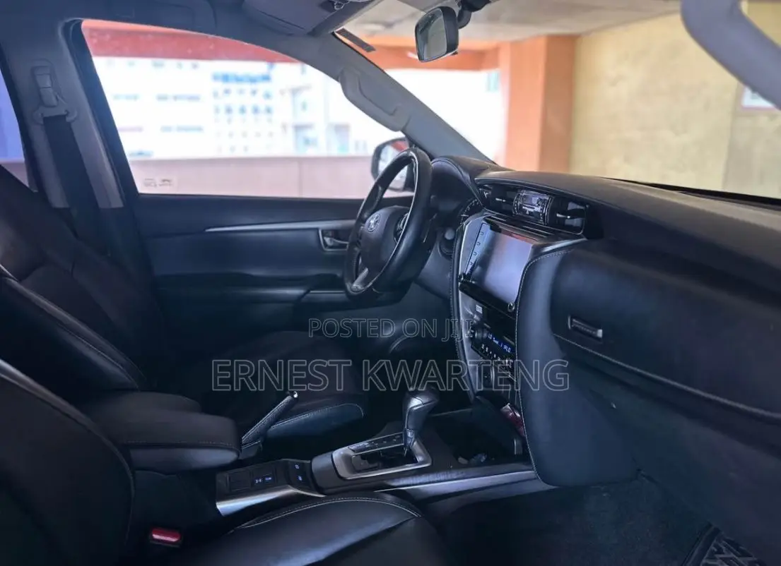 Toyota Fortuner 2.7 AWD 2023 Black