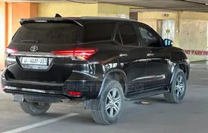 Toyota Fortuner 2.7 AWD 2023 Black