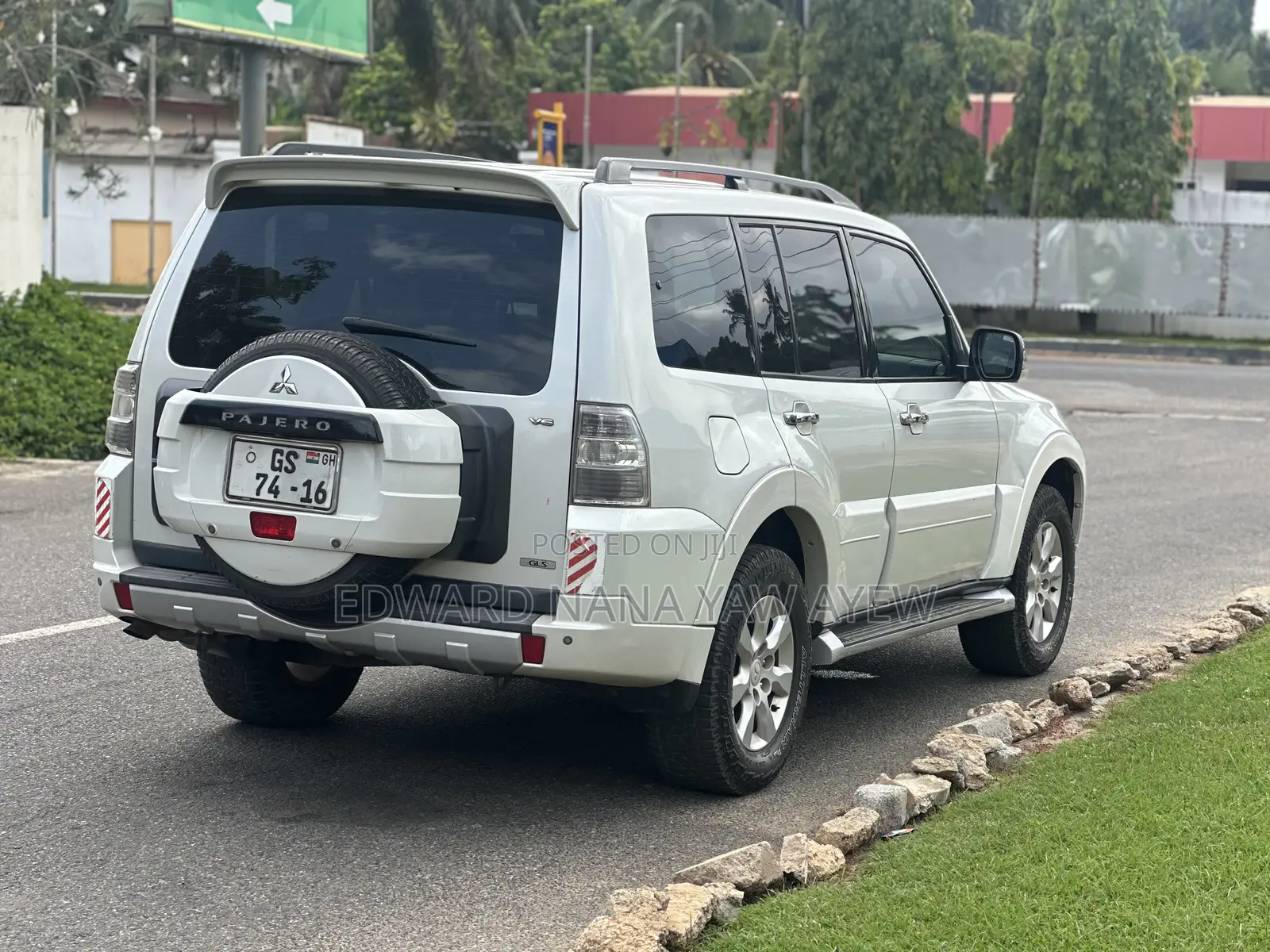 Mitsubishi Pajero 2016 White