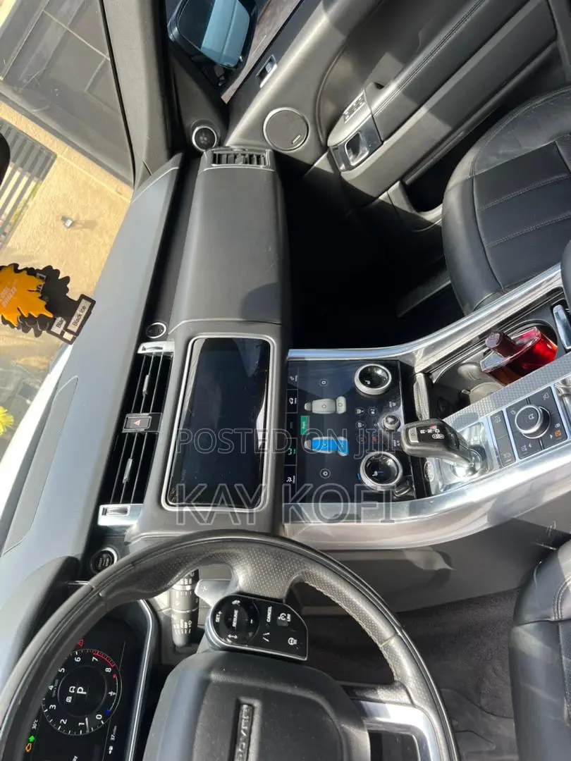 Land Rover Range Rover 5.0L V8 Supercharged 2019 White