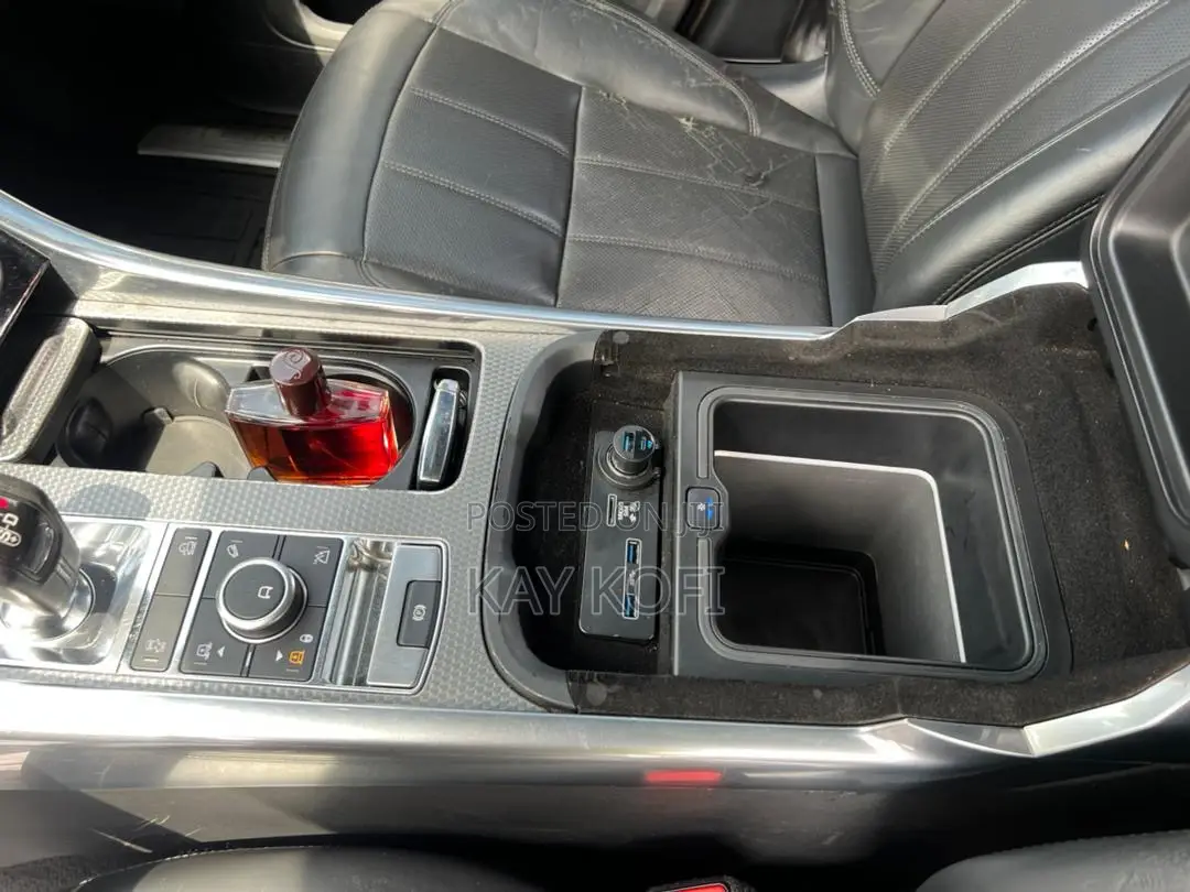 Land Rover Range Rover 5.0L V8 Supercharged 2019 White