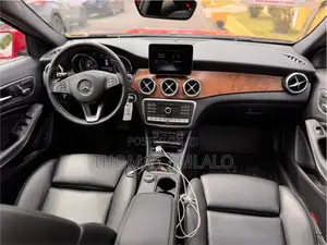 Mercedes-Benz GLA 250 2018 Red