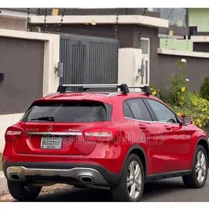 Mercedes-Benz GLA 250 2018 Red