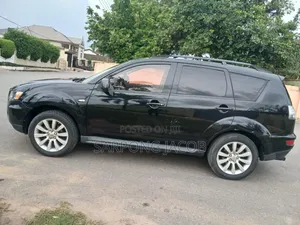 Mitsubishi Outlander SE 4dr SUV (2.4L 4cyl CVT) 2014 Black