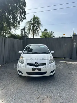 Toyota Vitz 1.3 AWD 3dr 2010 White