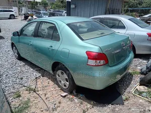 Toyota Belta 2010 Green