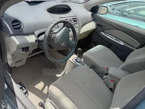 Toyota Belta 2010 Green