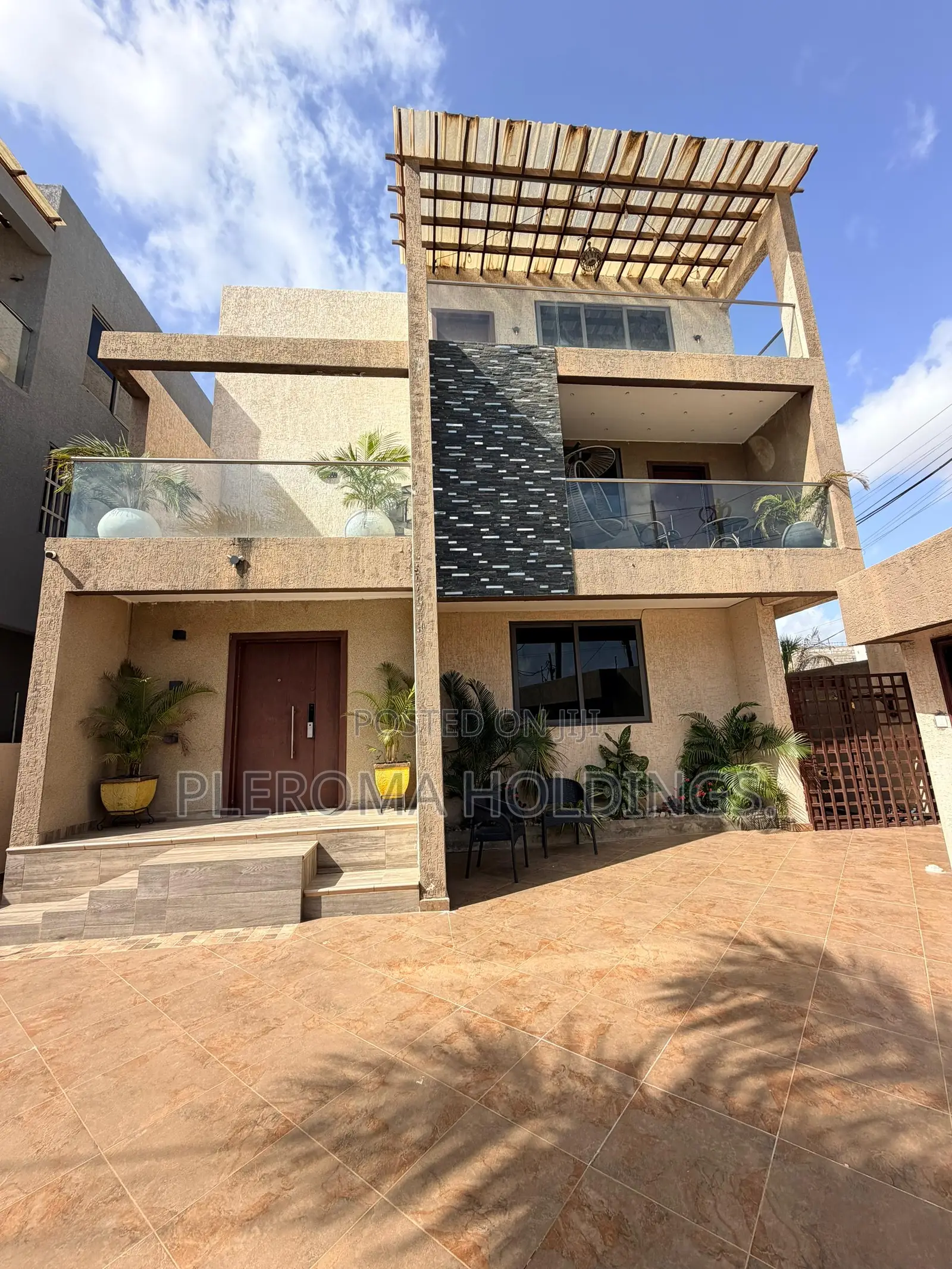 3bdrm Duplex in East Legon for sale