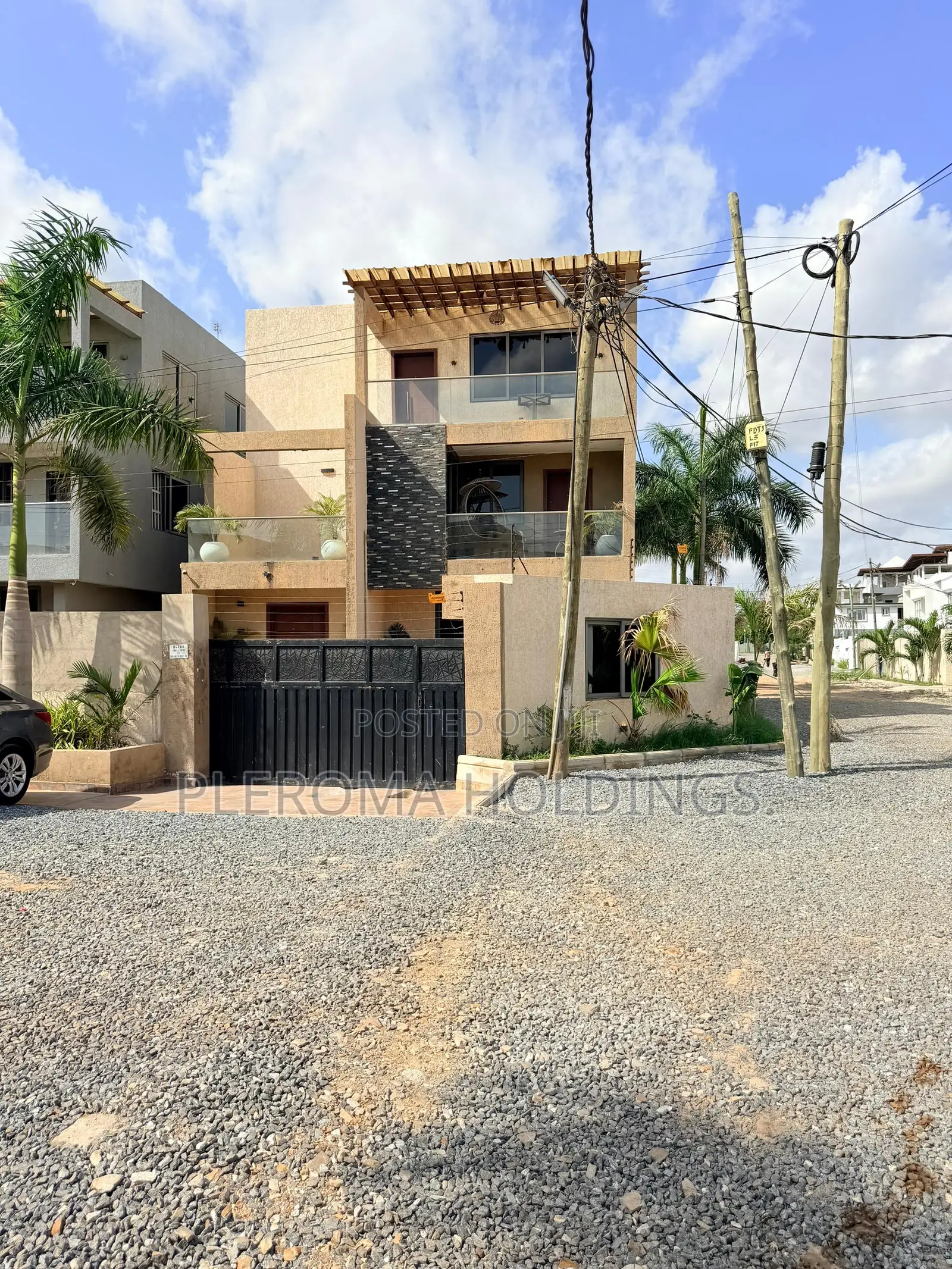 3bdrm Duplex in East Legon for sale
