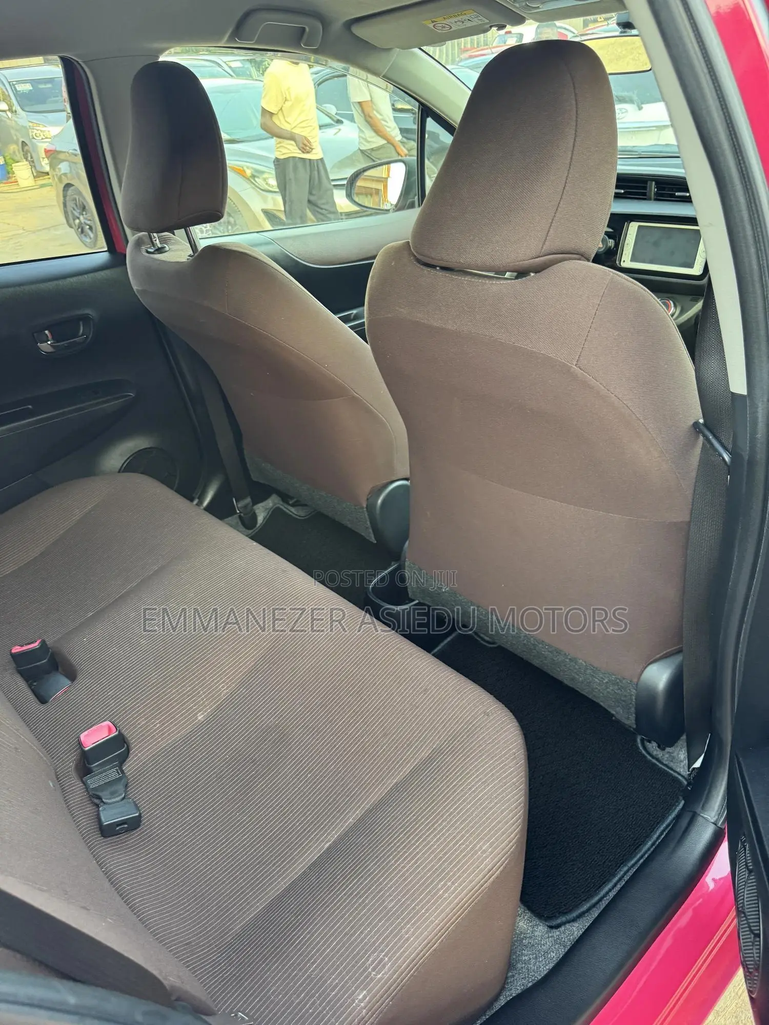 Toyota Vitz 1.3 FWD 5dr 2013 Pink