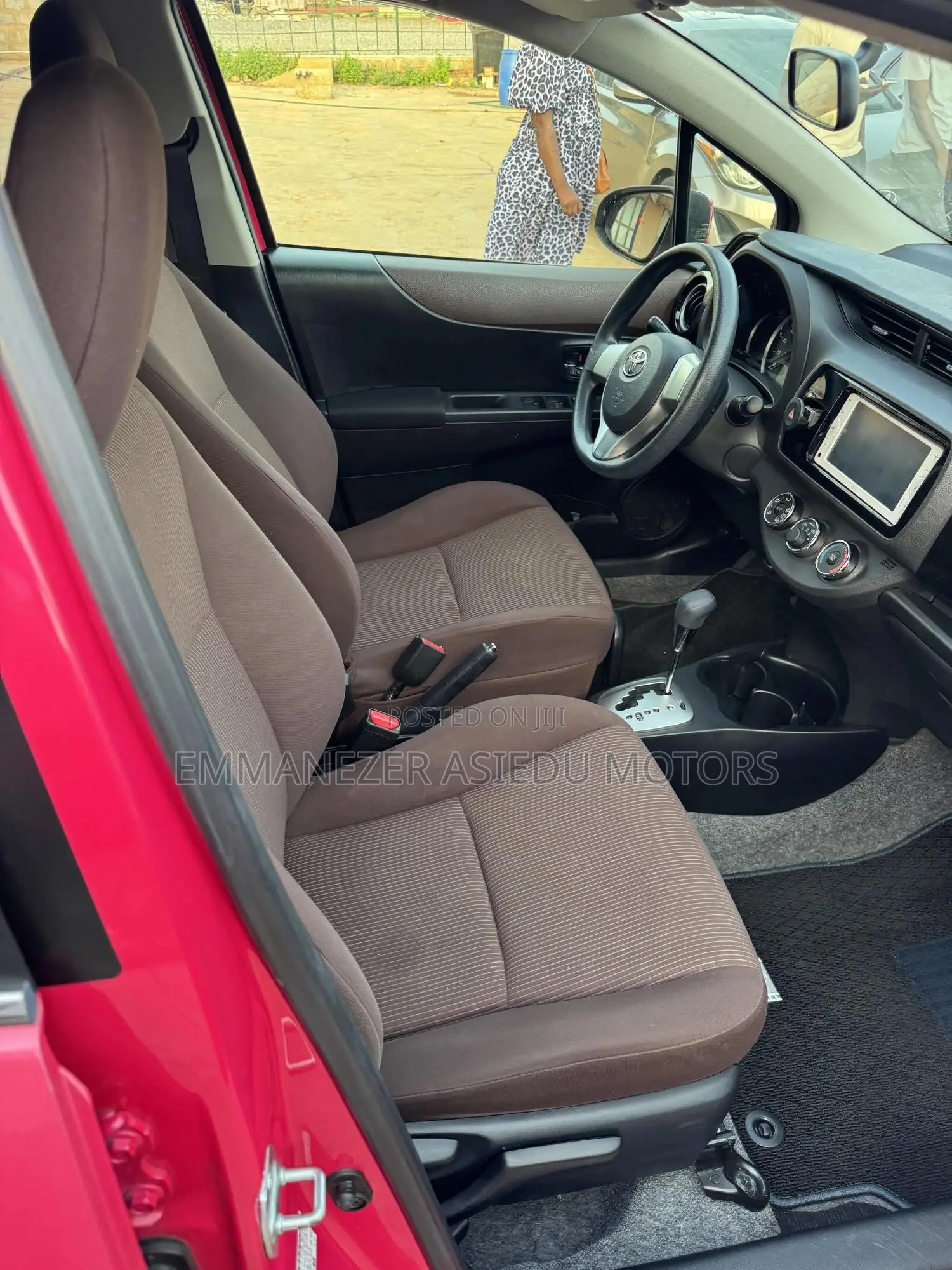 Toyota Vitz 1.3 FWD 5dr 2013 Pink
