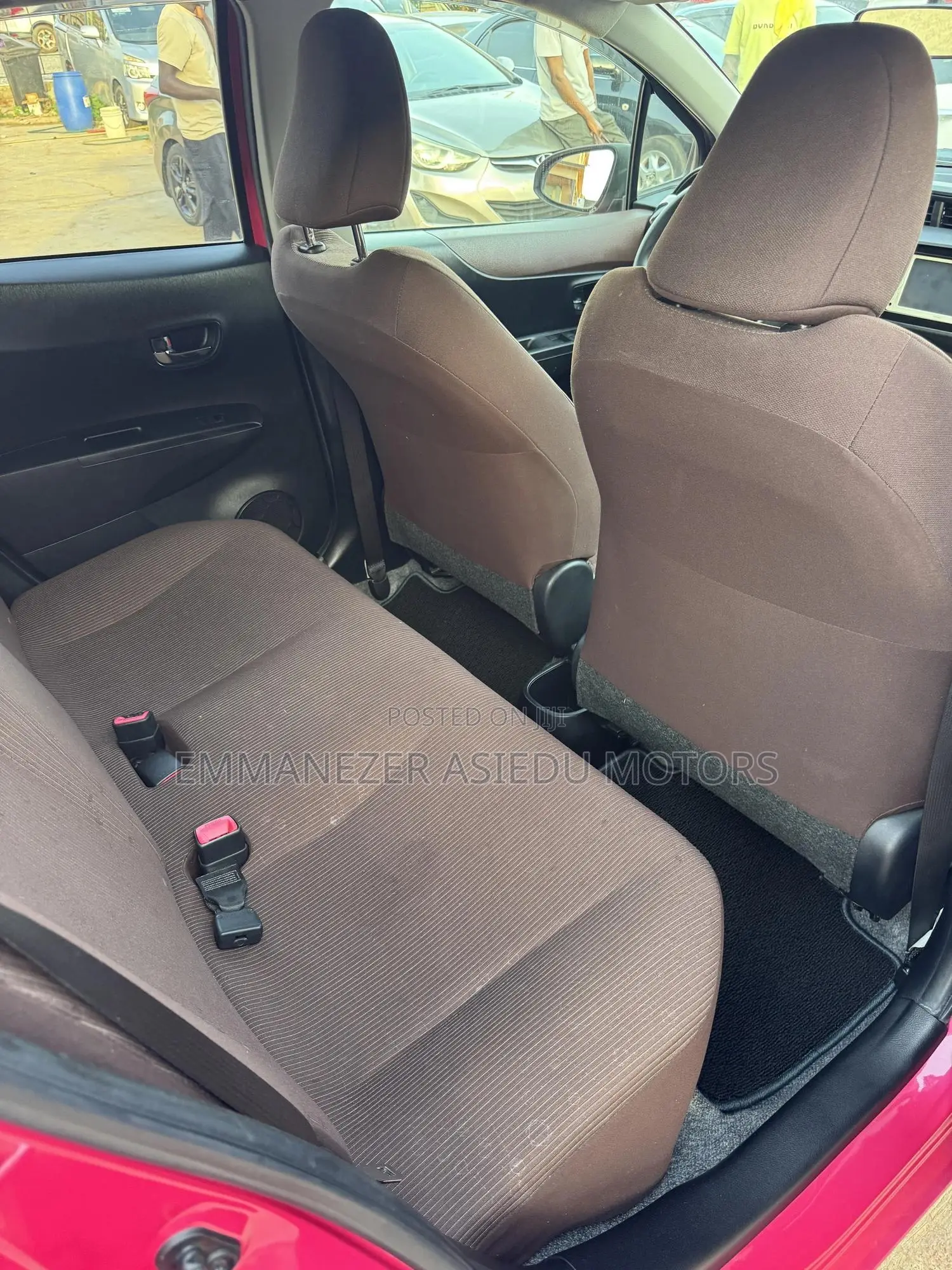 Toyota Vitz 1.3 FWD 5dr 2013 Pink