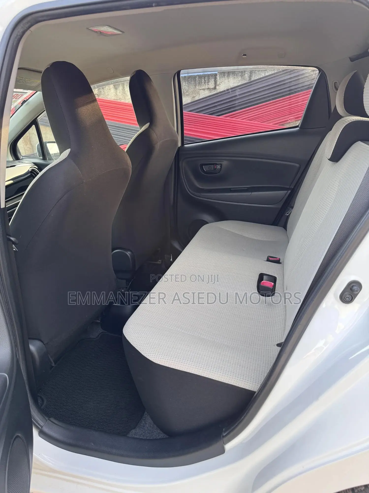 Toyota Vitz 1.3 FWD 5dr 2014 White