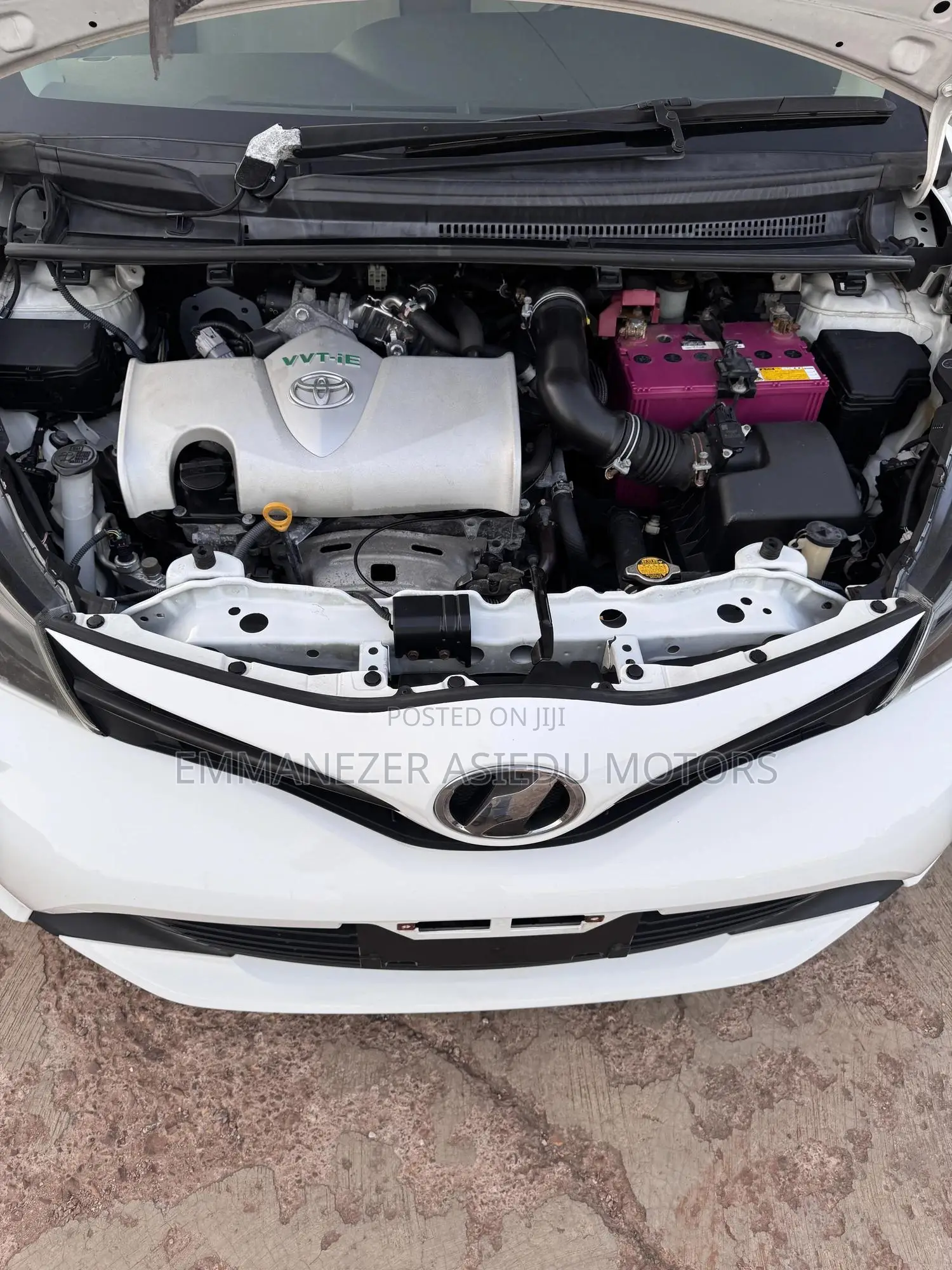 Toyota Vitz 1.3 FWD 5dr 2014 White
