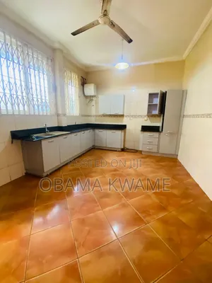 4bdrm House in Laryea Homes, Police Station for rent
