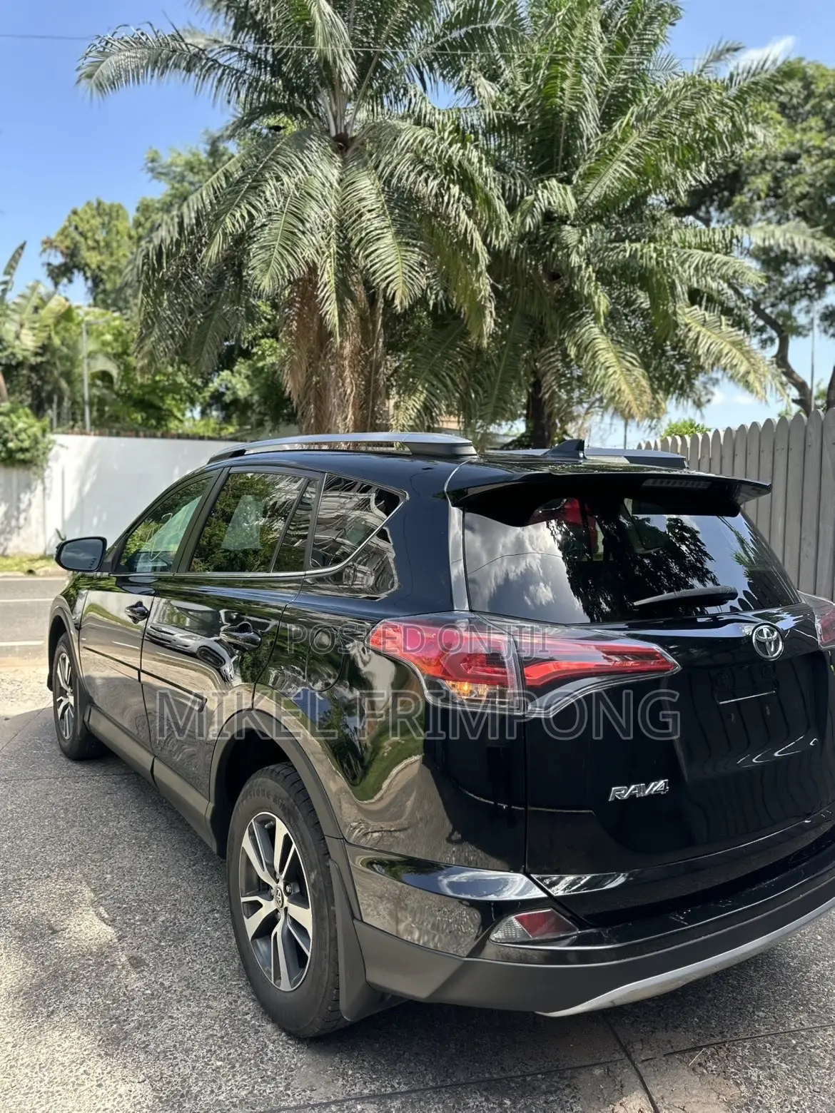 Toyota RAV4 XLE 4dr SUV AWD (2.5L 4cyl 6A) 2018 Black