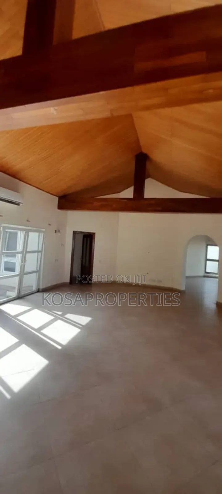 8bdrm House in East Legon for rent