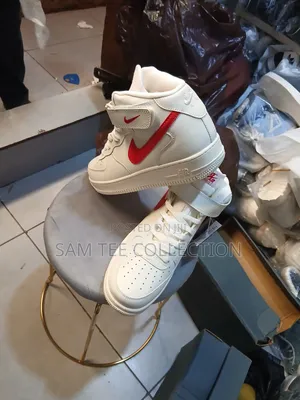 Nike Airforce 1 Long. Red And White