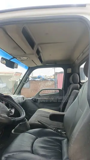 2003 Hyundai2 Mighty Towing Truck