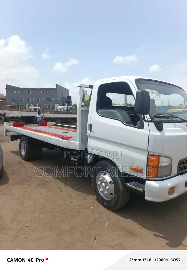 2003 Hyundai2 Mighty Towing Truck