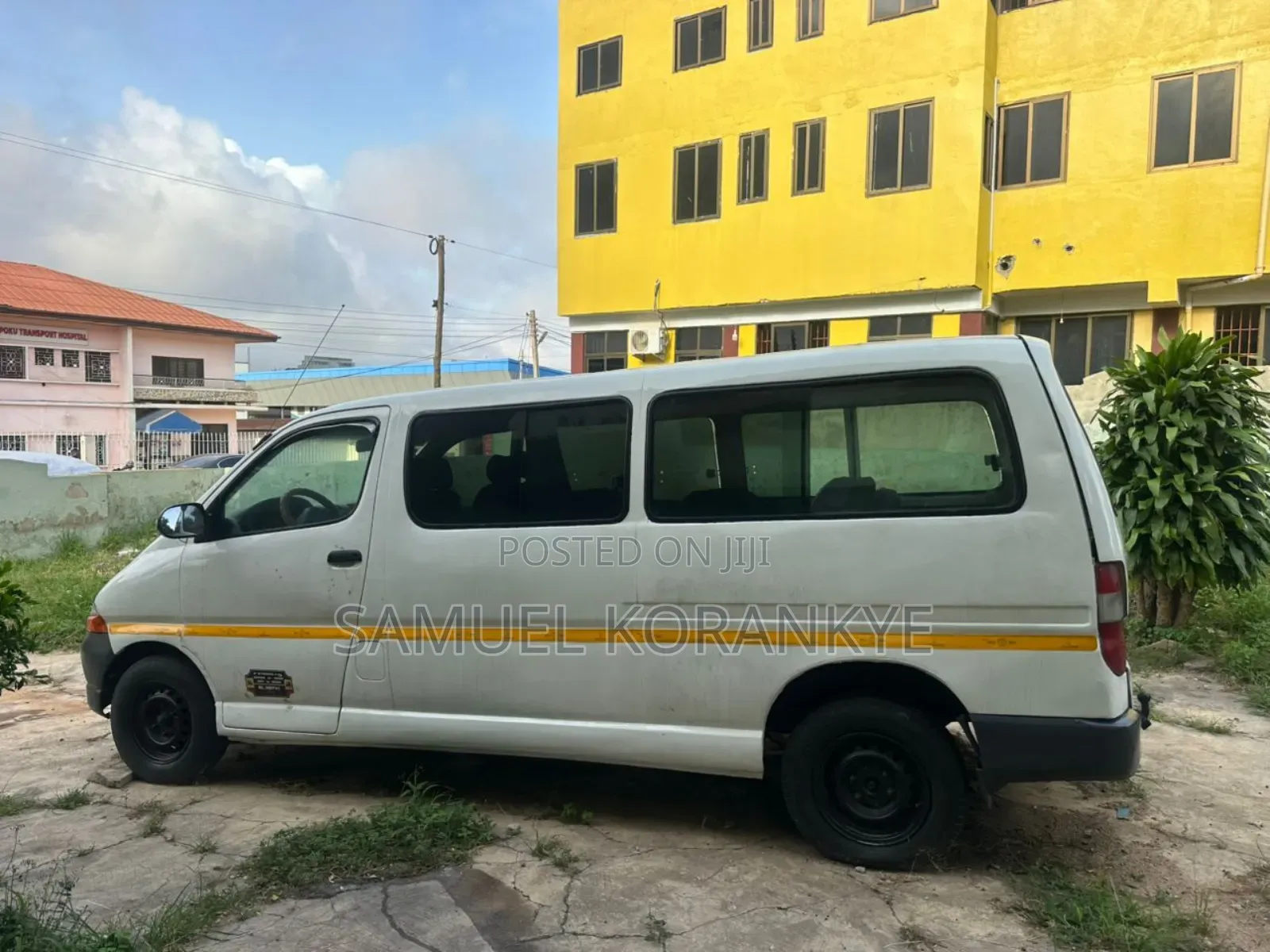 Toyota HiAce 2010 White