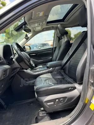 Toyota Highlander XSE 2022 Silver