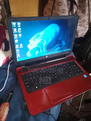 Laptop HP 15-dy1031wm 8GB Intel Core i5 HDD+SSD 750GB