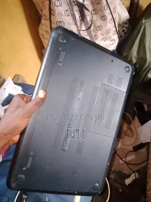 Laptop HP 15-dy1031wm 8GB Intel Core i5 HDD+SSD 750GB