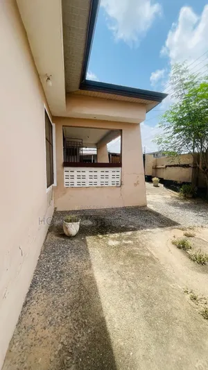 4bdrm House in Achimota Mile 7 for sale
