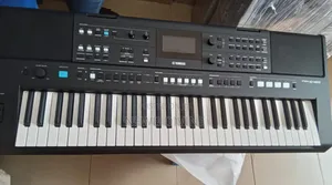 Yamaha Keyboard PSR E483