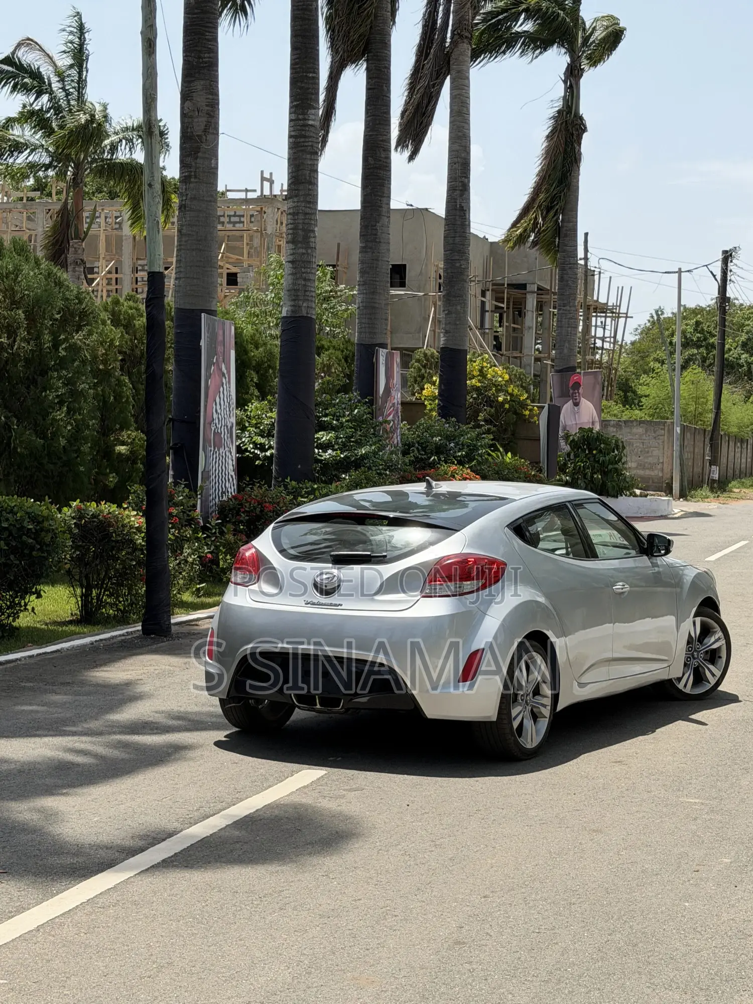 Hyundai Veloster 3dr Hatchback w/Black Interior (1.6L 4cyl 6AM) 2015