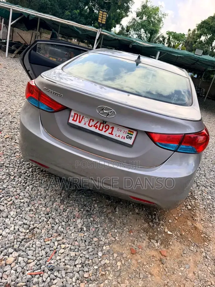 Hyundai Elantra 2013 Silver