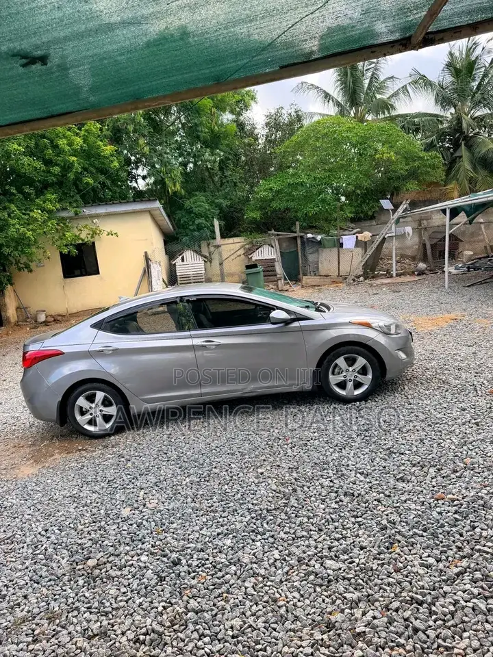 Hyundai Elantra 2013 Silver