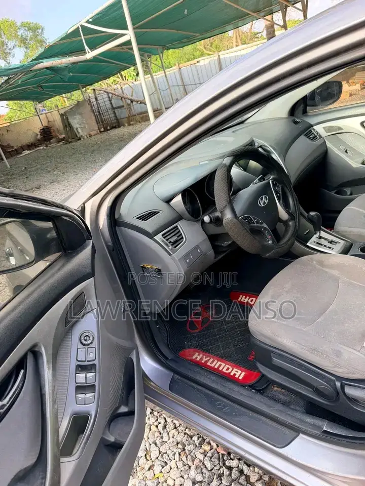 Hyundai Elantra 2013 Silver