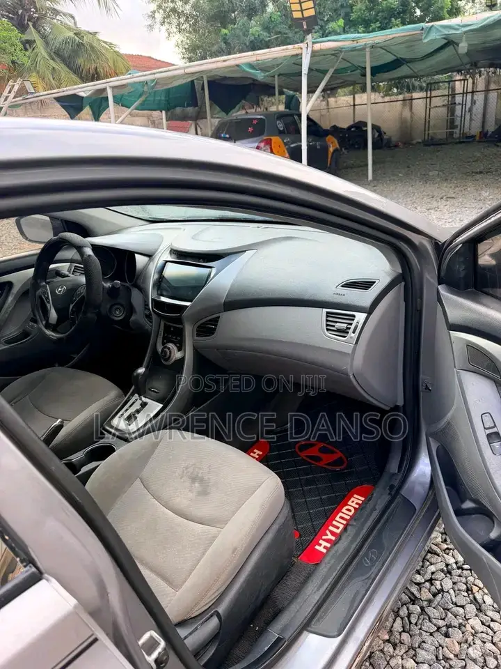 Hyundai Elantra 2013 Silver