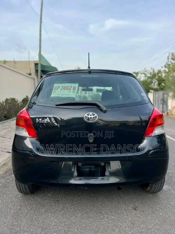 Toyota Vitz 2010 Black