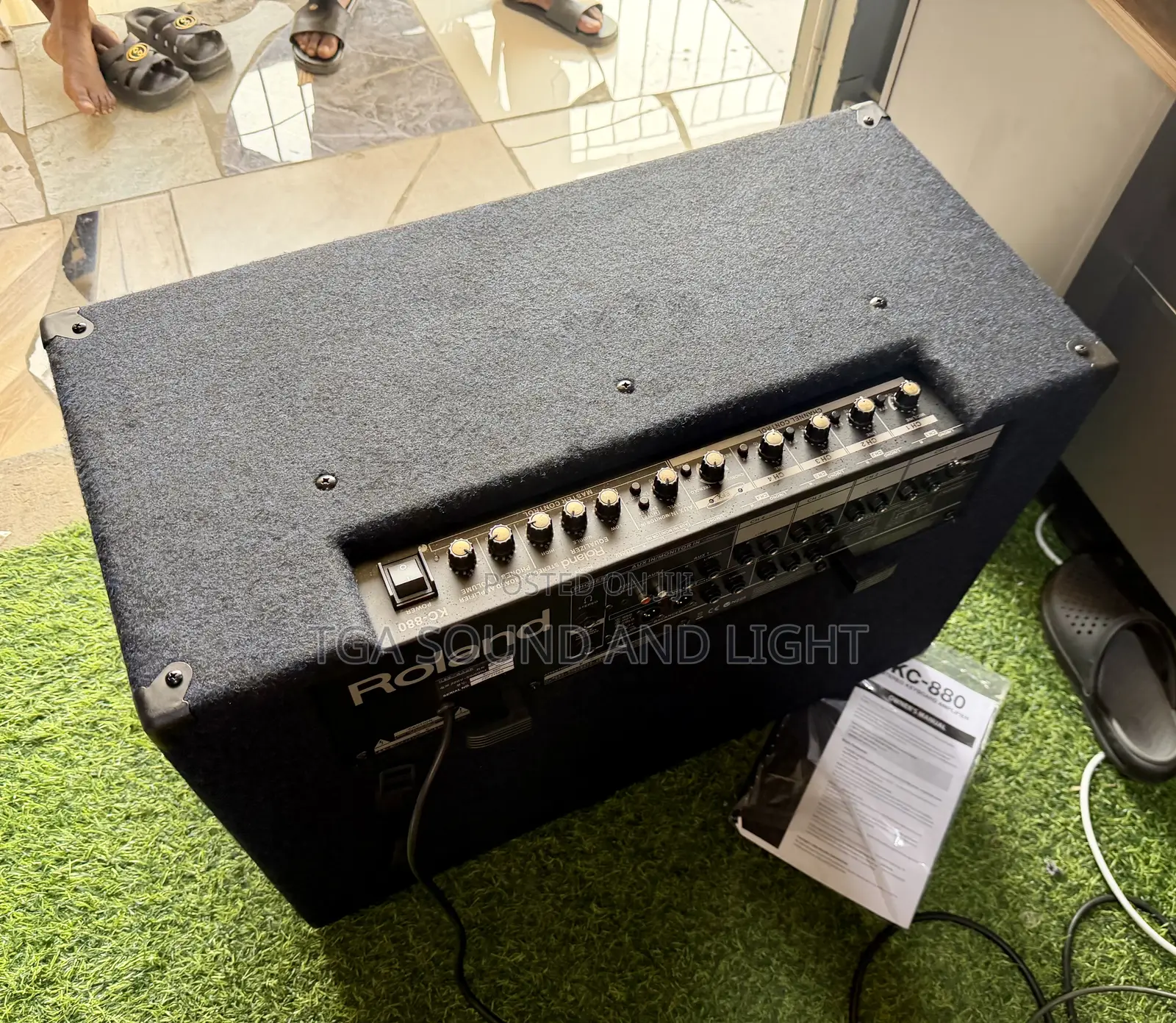Roland Kc880 5 Channels Keyboard Combo