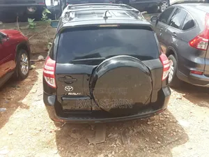 Toyota RAV4 2010 Black