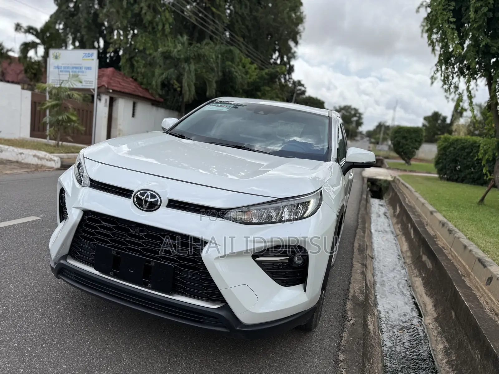 Toyota RAV4 Limited 2022 White
