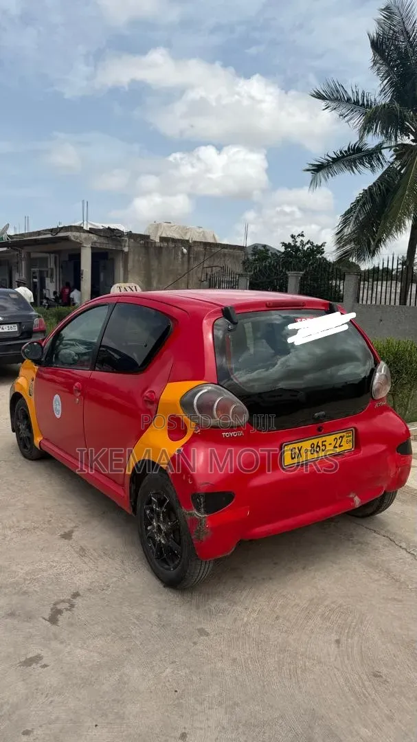 Toyota Aygo 2011 Red