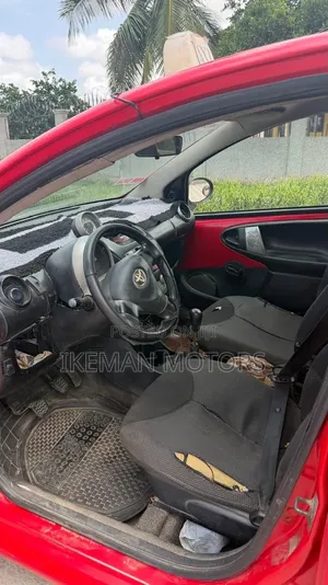 Toyota Aygo 2011 Red