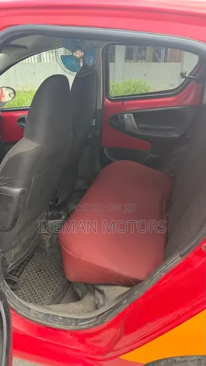 Toyota Aygo 2011 Red