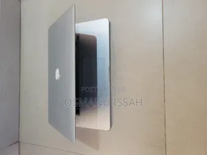 Laptop Apple MacBook Pro 8GB Intel Core i7 HDD 256GB