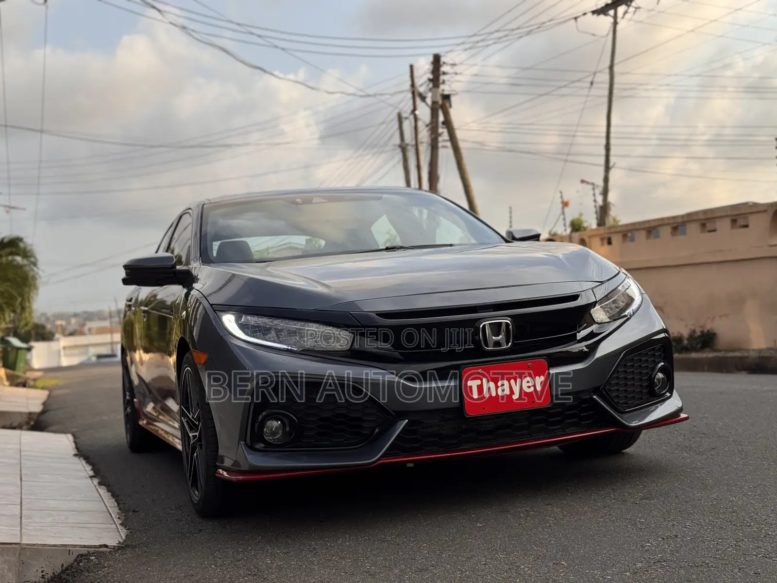 Honda Civic Sport Touring 4dr Hatchback (1.5L 4cyl) 2017 Gray